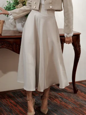 The quiet power skirt
